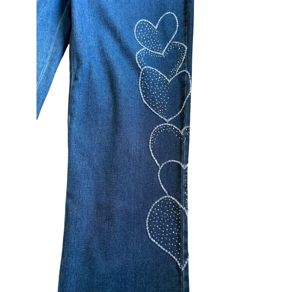 Quacker Factory Ladies Large Elastic Waist Jeans with Beaded Hearts on Leg - Picture 4 of 7